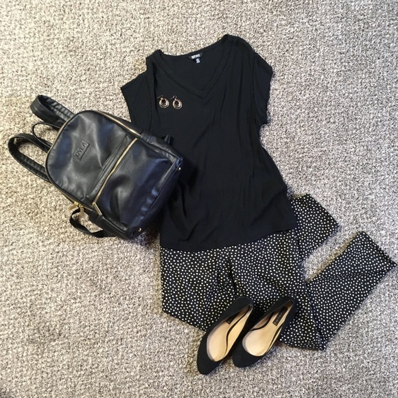 Black loose fit Top - Bundle to save! ;) - Picture 5 of 7